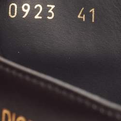 مملوكة مسبقًا حذاء بوت كاحل ديور د-يونيَت مطرز جلد كريمي كاناج الطول للكاحل مقاس 41