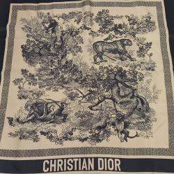 مملوكة مسبقًا Dior Beige/Navy Blue Silk Scarf