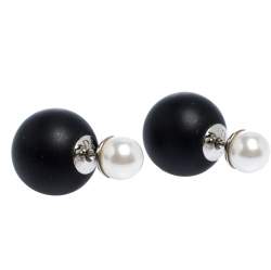 مملوكة مسبقًا أقراط ديور مرصعة لون فضي لؤلؤ صناعي راتنج سوداء Tribales 