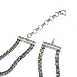 مملوكة مسبقًا قلادة ديور قابلة للضبط شوكر لون فضي مزخرفة كريستال إيناميل