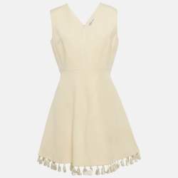 مملوكة مسبقًا طقم جاكيت وفستان ديور صوف مزيج بلون البيج مع تفاصيل شراشيب مقاس كبير (لارج)