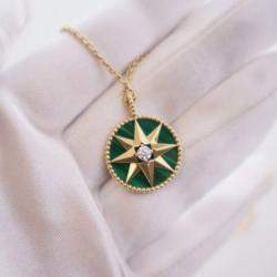 Pre Owned قلادة كريستيان ديور روز دي فينتس ميداليون متوسطة الحجم