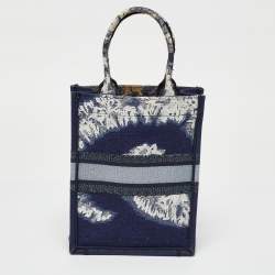 مملوكة مسبقًا Dior Navy Blue/White Tie Dye Canvas Mini Vertical Dior Book Tote