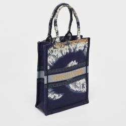 مملوكة مسبقًا Dior Navy Blue/White Tie Dye Canvas Mini Vertical Dior Book Tote