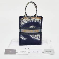 مملوكة مسبقًا Dior Navy Blue/White Tie Dye Canvas Mini Vertical Dior Book Tote