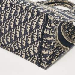 Pre Owned Dior Navy Blue Oblique Embroidered Canvas Medium Book Tote
