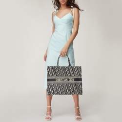 Pre Owned Dior Navy Blue Oblique Embroidered Canvas Large Book Tote