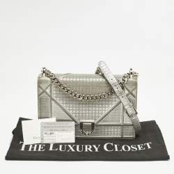 Pre Owned Dior Silver Microcannage Patent Leather Medium Diorama Shoulder Bag