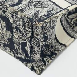 Pre Owned Dior Blue/Beige Embroidered Toile de Jouy Canvas Medium Book Tote 