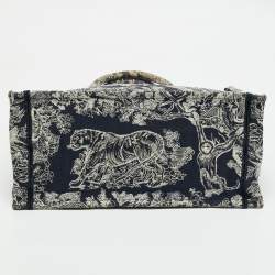 Pre Owned Dior Blue/Beige Embroidered Toile de Jouy Canvas Medium Book Tote 