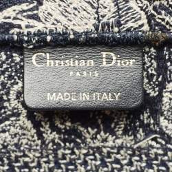 Pre Owned Dior Navy Blue/White Embroidered Canvas Small Toile de Jouy Book Tote