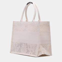 Pre Owned Dior Cream Medium Canvas D Lace Sun Embroidery Book Tote