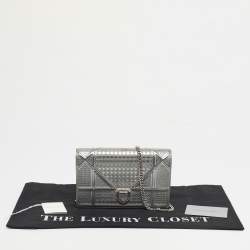 Pre Owned Dior Silver Microcannage Patent Leather Mini Diorama Chain Bag