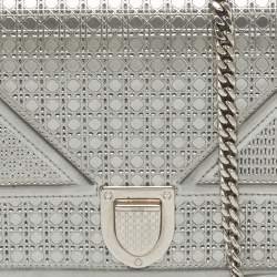 Pre Owned Dior Silver Microcannage Patent Leather Mini Diorama Chain Bag