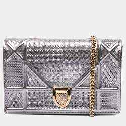 Pre Owned Dior Silver Metallic Patent Microcannage Diorama Wallet on Chain