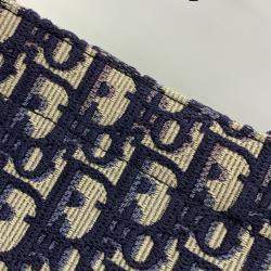 Pre Owned حقيبة يد ديور كتاب كبيرة كانفاس مطرزة بلون أزرق كحلي مع تصميم مائل