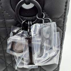 Pre Owned حقيبة يد توتس ديور ليدي ديور صغيرة جلد مطفي أسود بالكامل كاناج سوداء