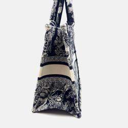 Pre Owned Dior Navy BlueWhite Embroidered Canvas Small Toile de Jouy Book Tote