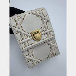 Pre Owned Dior white Leather Studded Diorama Vertical Chain Clutch