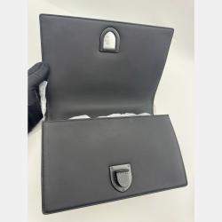 مملوكة مسبقًا Dior black matte Leather studed Medium Diorama Flap Shoulder Bag