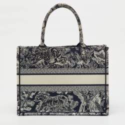 مملوكة مسبقًا Dior Navy Blue/Beige Toile De Jouy Embroidered Canvas Medium Book Tote