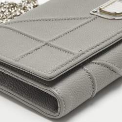 مملوكة مسبقًا Dior Grey Leather Diorama Wallet on Chain