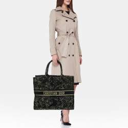 Pre Owned Dior Black/Gold Embroidered Canvas Large Jardin d'Hiver Book Tote