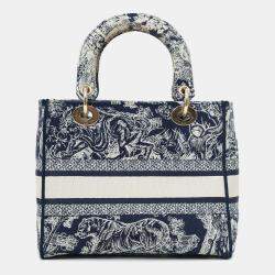 Pre Owned حقيبة كريستيان ديور ليدي دي-لايت طراز تول دو جوي أبيض/أسود مع حزام يدوي