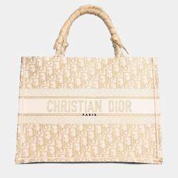 مملوكة مسبقًا Christian Dior 2023 Gold Monogram Medium Book Tote