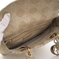 مملوكة مسبقًا حقيبة كريستيان ديور دي-لايت متوسطة مطرزة