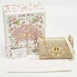 مملوكة مسبقًا حقيبة كتف ديور ميس كاريو جلد ماكروكاناج بيج / أبيض صغيرة