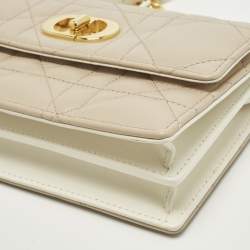 مملوكة مسبقًا حقيبة كتف ديور ميس كاريو جلد ماكروكاناج بيج / أبيض صغيرة