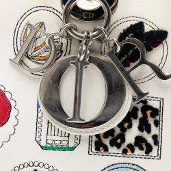 مملوكة مسبقًا حقيبة ديور ليدي ديور مزينة برقعة و جلد عجل أبيض متوسطة الحجم