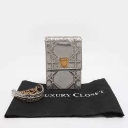 مملوكة مسبقًا Dior Diorama Silver Studded Leather Vertical Chain Clutch