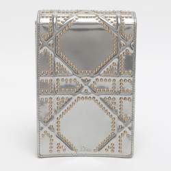 مملوكة مسبقًا Dior Diorama Silver Studded Leather Vertical Chain Clutch