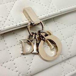 مملوكة مسبقًا Dior White Leather Miss Dior Chain Pouch