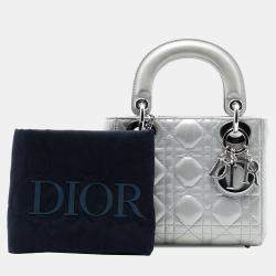 مملوكة مسبقًا حقيبة ديور ليدي ديور كاناج جلد لامع صِغَر فضي