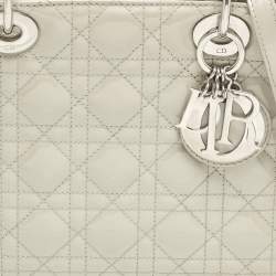 مملوكة مسبقًا حقيبة ديور ليدي ديور جلد كاناج رمادي لامع متوسطة الحجم