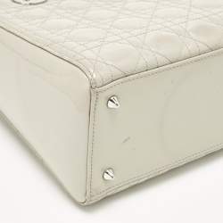 مملوكة مسبقًا حقيبة ديور ليدي ديور جلد كاناج رمادي لامع متوسطة الحجم