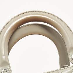 مملوكة مسبقًا حقيبة ديور ليدي ديور جلد كاناج رمادي لامع متوسطة الحجم