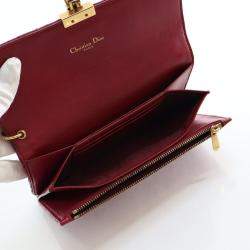 مملوكة مسبقًا حقيبة يد صغيرة ديور أديكت جلد حمل أحمر
