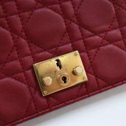 مملوكة مسبقًا حقيبة يد صغيرة ديور أديكت جلد حمل أحمر