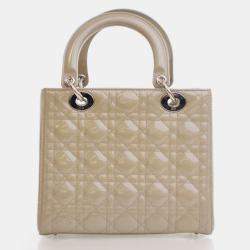 مملوكة مسبقًا حقيبة ديور ليدي ديور متوسطة الحجم بيج لامع كاناج