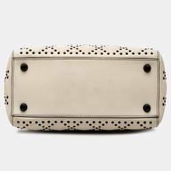 مملوكة مسبقًا حقيبة ديور ليدي ديور طرية مزينة بكاناج بحجم متوسط جلد حمل ابيض