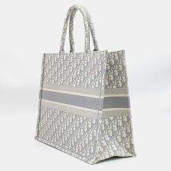 مملوكة مسبقًا حقيبة ديور توت كتاب نسيج رمادي أبيض مائل