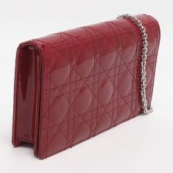 مملوكة مسبقًا Dior Lady Dior Red Cannage Patent Leather Clutch
