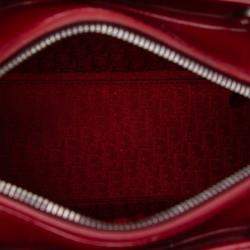 مملوكة مسبقًا ديور أحمر وسط ليدي ديور براءة مع كناية