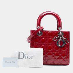 مملوكة مسبقًا ديور أحمر وسط ليدي ديور براءة مع كناية