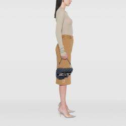 مملوكة مسبقًا حقيبة ديور سدل قماش مطرز مائل أزرق