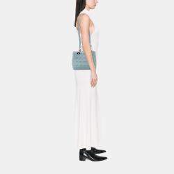 مملوكة مسبقًا حقيبة ليدي ديور ديور كاناج دينيم أزرق متوسط بمقابض أكريليك